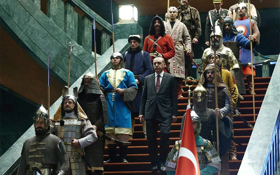 Προς διάσπαση η Τουρκία – Στα… «κάγκελα» οι Κεμαλιστές – Ερντογάν: «Είμαστε η συνέχεια της Οθωμανικής Αυτοκρατορίας» – Τι σημαίνει αυτό για την Ελλάδα